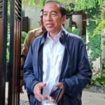 Não em Yakarta, mas sozinho, por que Jokowi é examinado com diplomas falsos lá?