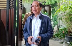 Não em Yakarta, mas sozinho, por que Jokowi é examinado com diplomas falsos lá? Não em Yakarta, mas sozinho, por que Jokowi é examinado com diplomas falsos lá?