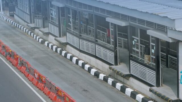 Não funciona mais, o Transjakarta Bnn Cawang Bus Stop foi imediatamente desmontado

