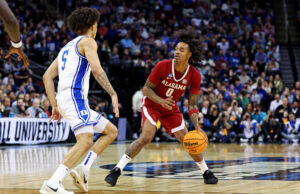 “Não há amigo quando entramos no tribunal”: Labaron Philon, que se destaca do Alabama, cria emoções transferidas para programas concorrentes em seus companheiros de equipe. "Não há amigo quando entramos no tribunal": Labaron Philon, que se destaca do Alabama, cria emoções transferidas para programas concorrentes em seus companheiros de equipe.