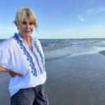 Joanna Lumley 79, disse que apoiou o adulto doente terminal (fim da vida), o que permitiria que adultos com menos de seis meses vivessem para se candidatar à morte assistida