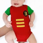 O neto de quatro meses de Eminem, Elliot, vestido como seu ego de super -herói ego Rapboy em um adorável instastory compartilhado por sua filha Hailie Jade McClintock na segunda -feira
