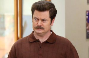 Nick Offerman diz que Ron Svanson “desprezou” Trump e apenas “pessoas estúpidas” pensam o contrário Nick Offerman diz que Ron Svanson "desprezou" Trump e apenas "pessoas estúpidas" pensam o contrário