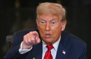 Nós para enviar mais armas para apoiar a Ucrânia em sua guerra com a Rússia porque a paciência de Trump com Putin carrega Donald Trump (imagem) deve prometer mais armas para apoiar a Ucrânia depois que a Rússia segmentou áreas perto do território da OTAN no fim de semana