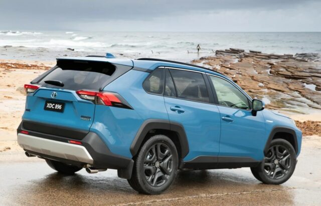 O 2025 Toyota Rav4 Limited AWD Hybrid SUV

