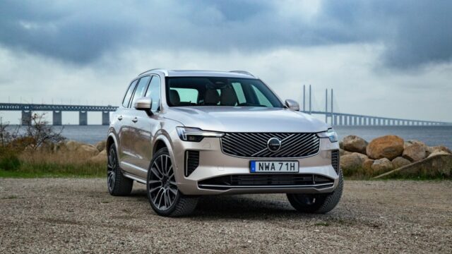 O 2025 Volvo XC90 T8 AWD Ultra PHEV SUV


