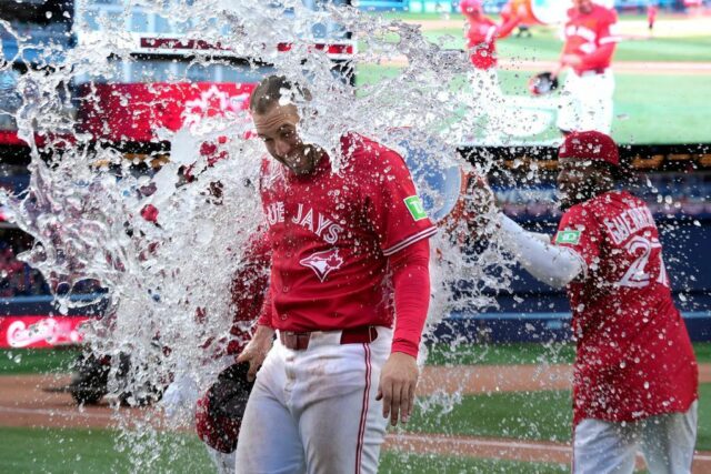 O 7 RBI de Springer ajuda Jays a Yankees tarde

