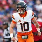 O Bo nix de Broncos recebe os olhos dos olhos do ex