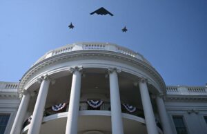 O Bomber Pilot derrama sobre como é pilotar uma missão: “Não há tempo para ter medo” O Bomber Pilot derrama sobre como é pilotar uma missão: "Não há tempo para ter medo"