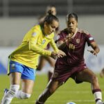 O Brasil lançou a defesa do título da Copa na Copa América com uma vitória por 2 a 0 sobre a Venezuela