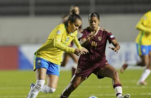 O Brasil lançou a defesa do título da Copa na Copa América com uma vitória por 2 a 0 sobre a Venezuela O Brasil lançou a defesa do título da Copa na Copa América com uma vitória por 2 a 0 sobre a Venezuela