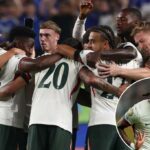 Os jogadores do Chelsea comemoram depois de vencer 2: 1 no Palmeiras por 2-1 em 4 de julho de 2025 para ganhar um lugar nas meias-finais da Copa do Mundo do clube.