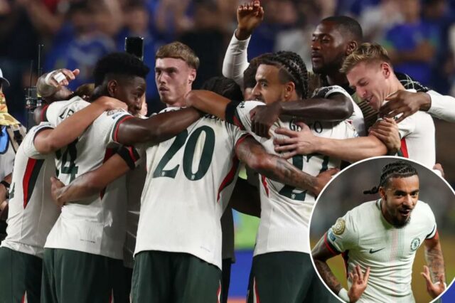 Os jogadores do Chelsea comemoram depois de vencer 2: 1 no Palmeiras por 2-1 em 4 de julho de 2025 para ganhar um lugar nas meias-finais da Copa do Mundo do clube.
