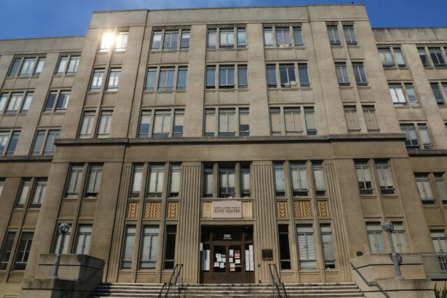 O Conselho de Berkeley diz adeus a um orçamento equilibrado na votação dividida

