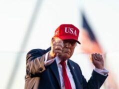 Relatório: Número recorde de estrangeiros ilegais que se autodeportam nos EUA sob Trump O DHS de Trump termina a anistia "temporária" por mais de 75 mil migrantes de Honduras, Nicarágua