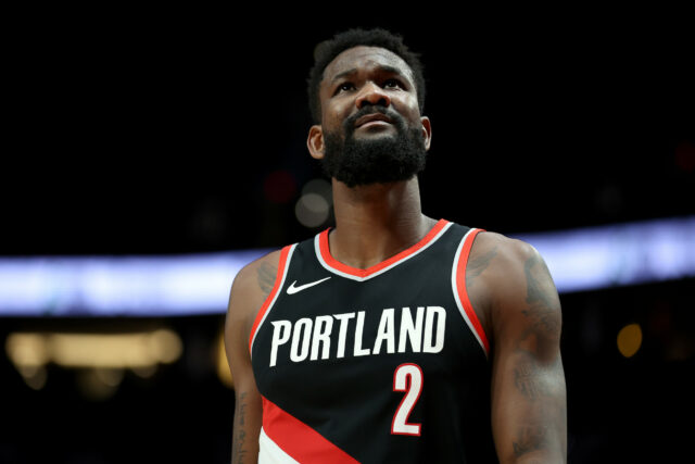 O DeAndre Ayton, do Lakers

