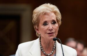 O governo Trump publica 1 bilhão de dólares nos fundos da Califórnia Freozen Education O Departamento de Educação dos EUA incentiva as escolas a usar a IA na sala de aula