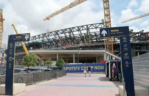 O FC Barcelona anuncia uma suspensão da primeira partida no recém -reformado Camp Nou devido a um atraso na construção O FC Barcelona anuncia uma suspensão da primeira partida no recém -reformado Camp Nou devido a um atraso na construção