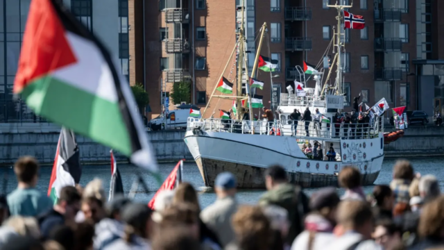 O Israel é mais uma vez os navios que operam, bem como a ajuda humanitária

