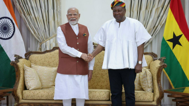 O PM Modi chama os legisladores do Gana para visitar por um novo parlamento indiano

