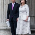 O Projeto Ultimate Blair Rich: o ex-primeiro-ministro e sua esposa instalam £ 500.000 James Bond Style "desaparecendo" Pool em seus 4 milhões de libras listadas em I Landshang