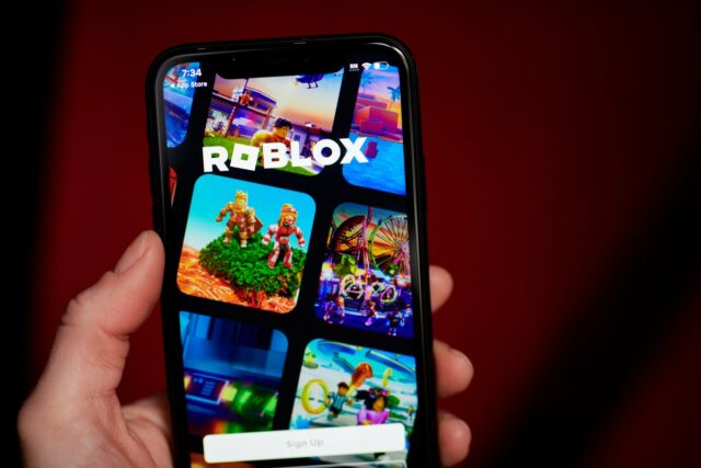 O Roblox apresenta novas garantias para os adolescentes, incluindo a Tech de estimativa de idade

