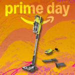 Uma imagem com dois painéis com o uso do Ryobi Stick-Vacuum em uso. À esquerda, a cabeça do vácuo ilumina um piso escuro com sua luz LED. À direita, o vácuo é usado como um computador de mão para limpar um pedestal branco.