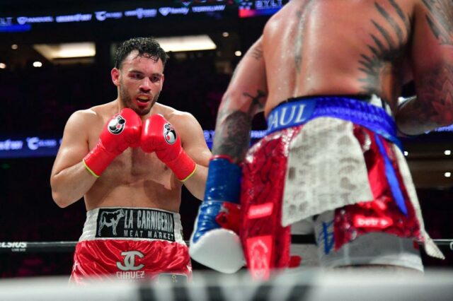 Julio Cesar Chavez Jr. boxe contra Jake Paul.