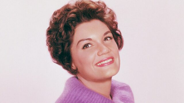 O cantor de "Beautiful Baby" Francis está morto em 87

