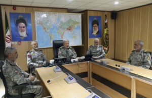 O capitão da defesa do Irã fornece o aviso difícil O capitão da defesa do Irã fornece o aviso difícil