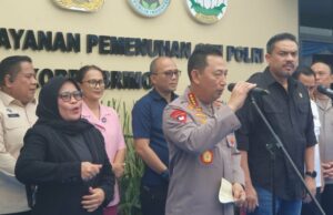 O chefe da Polícia Nacional melhorou a gama de Bripka Cecep, a polícia que morreu no casamento do filho de Dedi Mulyadi O chefe da Polícia Nacional melhorou a gama de Bripka Cecep, a polícia que morreu no casamento do filho de Dedi Mulyadi