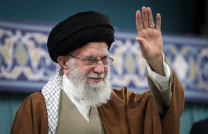 O chefe do Irã do Irã faz a aparência pública da guerra O chefe do Irã do Irã faz a aparência pública da guerra