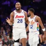 O atacante do Philadelphia 76ers, Guerschon Yabusele (28), reage contra o Minnesota Timberwolves no terceiro trimestre no Wells Fargo Center.