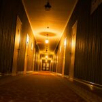 O convidado do hotel tira a foto às 3 da manhã, internet do que eles encontram