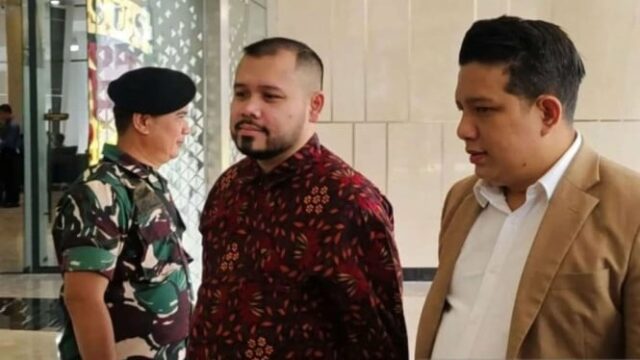 O coração problemático, Ibrahim Arief não foi preso, mas uma pulseira de detecção foi instalada

