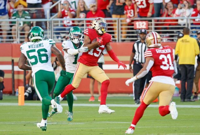 Jauan Jennings #15 faz uma festa enquanto joga em San Francisco 49ers.
