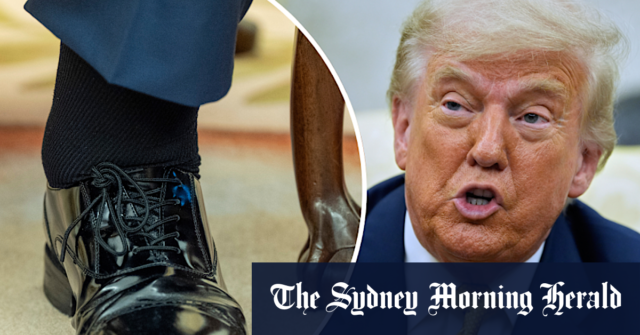 O tornozelo inchado do presidente Donald Trump analisou um trabalho oval nesta semana.