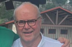 O diretor místico do acampamento é morto durante as inundações bíblicas do Texas quando ele tenta salvar garotas Amado chefe de acampamento místico, Richard 'pau' Eastland (foto), 70, morreu enquanto tentava salvar seus campistas