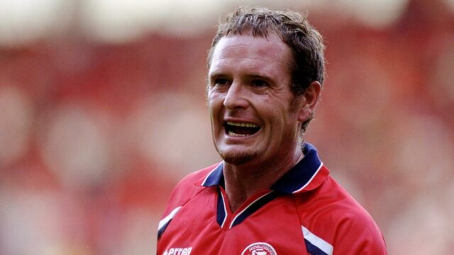 O ex -Inglaterra International Gascoigne está se recuperando após o colapso em casa

