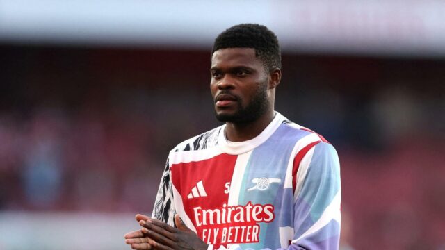 O ex -jogador do Arsenal Thomas Partsy acusado de estupro

