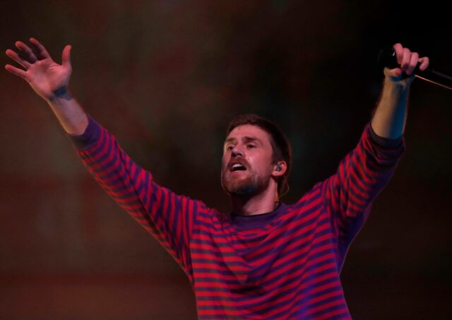 O exterior da Night Night mostra a programação mostra muitos artistas talentosos

