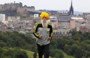 O famoso corredor da maratona foi morto após um acidente de sucesso na nathane aos 114 anos de idade Faua singh getthi 1