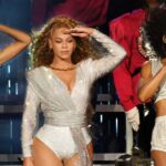 Os cantores Kelly Rowland, Beyonce e Michelle Williams, do Destiny's Child Act, durante o show de médio porte do Pepsi Super Bowl XLVII em Mercedes-Benz Superdome em 3 de fevereiro de 2013 em Nova Orleans, Louisiana.