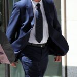 Adam Scott, 62, retratado fora da Suprema Corte, foi cortado da vontade de seu pai depois que seu pai se casou