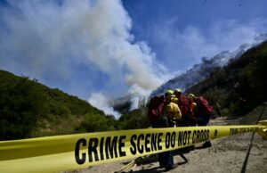 O garoto de 13 anos, suspeito de desencadear fogos de artifício que a Califórnia desencadeou Um pequeno incêndio quebra no pincel como bombeiros ...