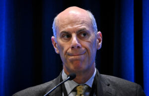 O juiz atingiu a queixa para fazer “” inadequado “comentários para Trump O juiz atingiu a queixa para fazer "" inadequado "comentários para Trump