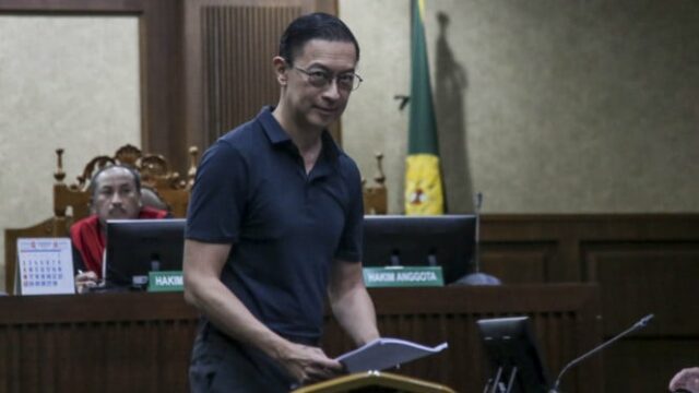 O juiz ordenou que o promotor devolvesse o MacBook e o iPad Tom Lembong

