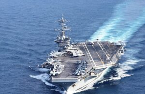 O marinho dos EUA é temido morto depois de exagerar há dois dias no mar de Timor da Austrália Um fuzileiro naval americano Sjöman temia a morte depois de cair no uso do USS George Washington na costa de Darwin na segunda -feira