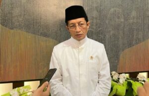 O ministro da religião de Nasaruddin chama as fileiras da oração mágica pelo falecido Suryadharma Ali O ministro da religião de Nasaruddin chama as fileiras da oração mágica pelo falecido Suryadharma Ali