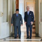 O momento da reunião dos quatro olhos do Presidente Pabowo e do rei Bélgica